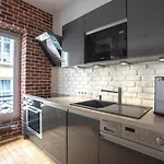 Stay In The Heart Of Paris